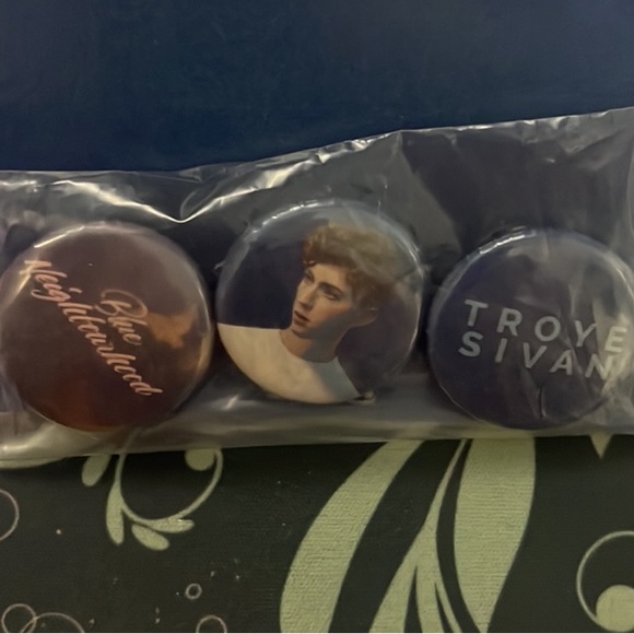 Troye Sivan 1” Blue Neighborhood official pinball buttons - Picture 2 of 2